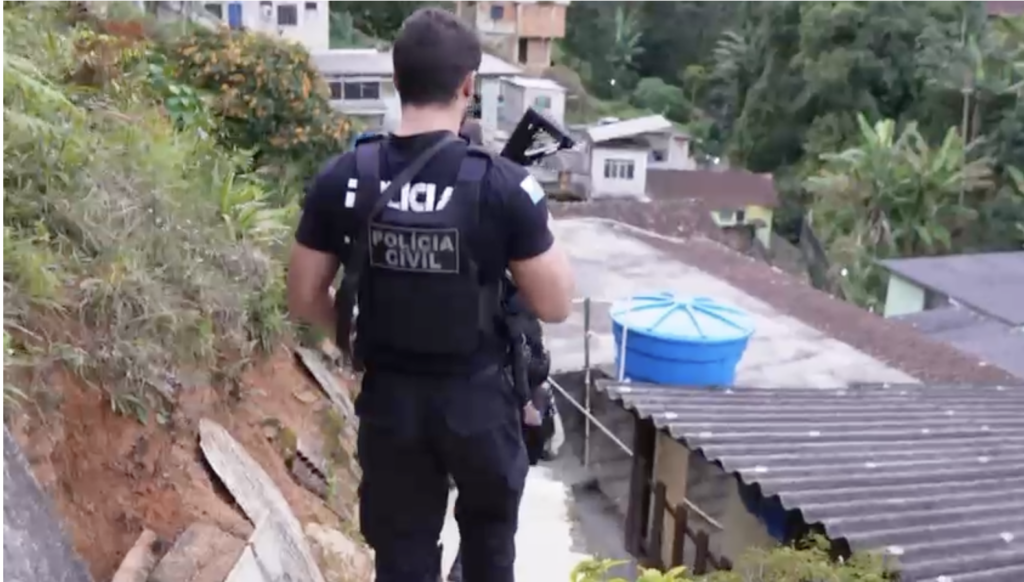 Policiais suspeitos de extorquir membros do CV: Operação no Rio