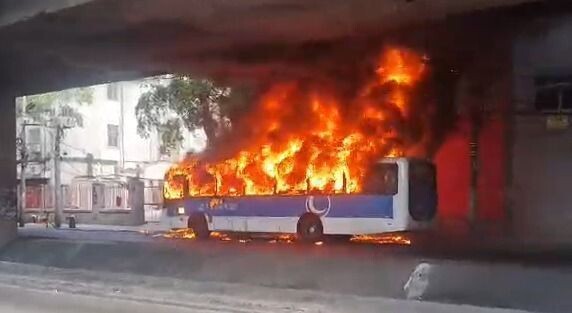 Jiló: Violência no Rio resulta em mortes e ônibus incendiados