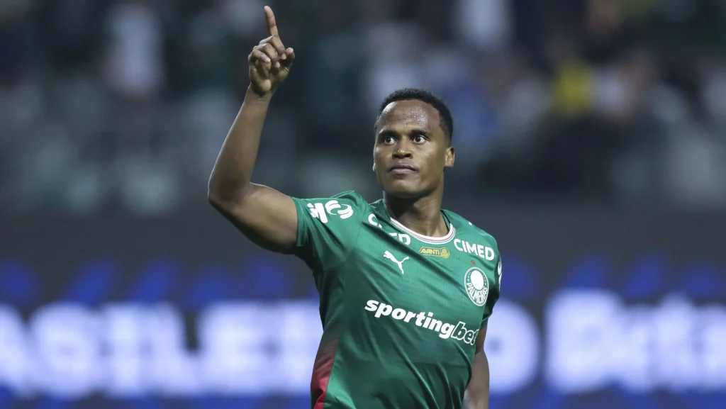 Palmeiras bate Botafogo e conquista segunda vitória em casa