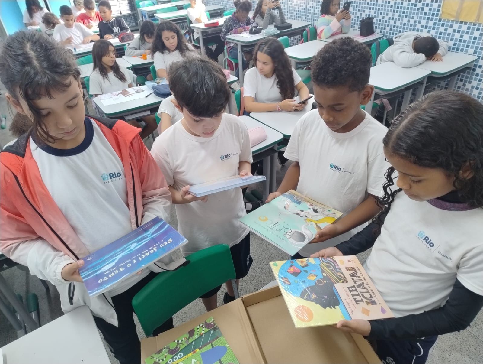 Escolas do RJ recebem projeto de literatura indígena e inclusão