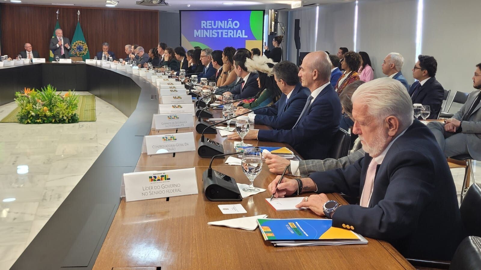 Lula anuncia ao menos 18 trocas ministeriais: veja as mudanças principais