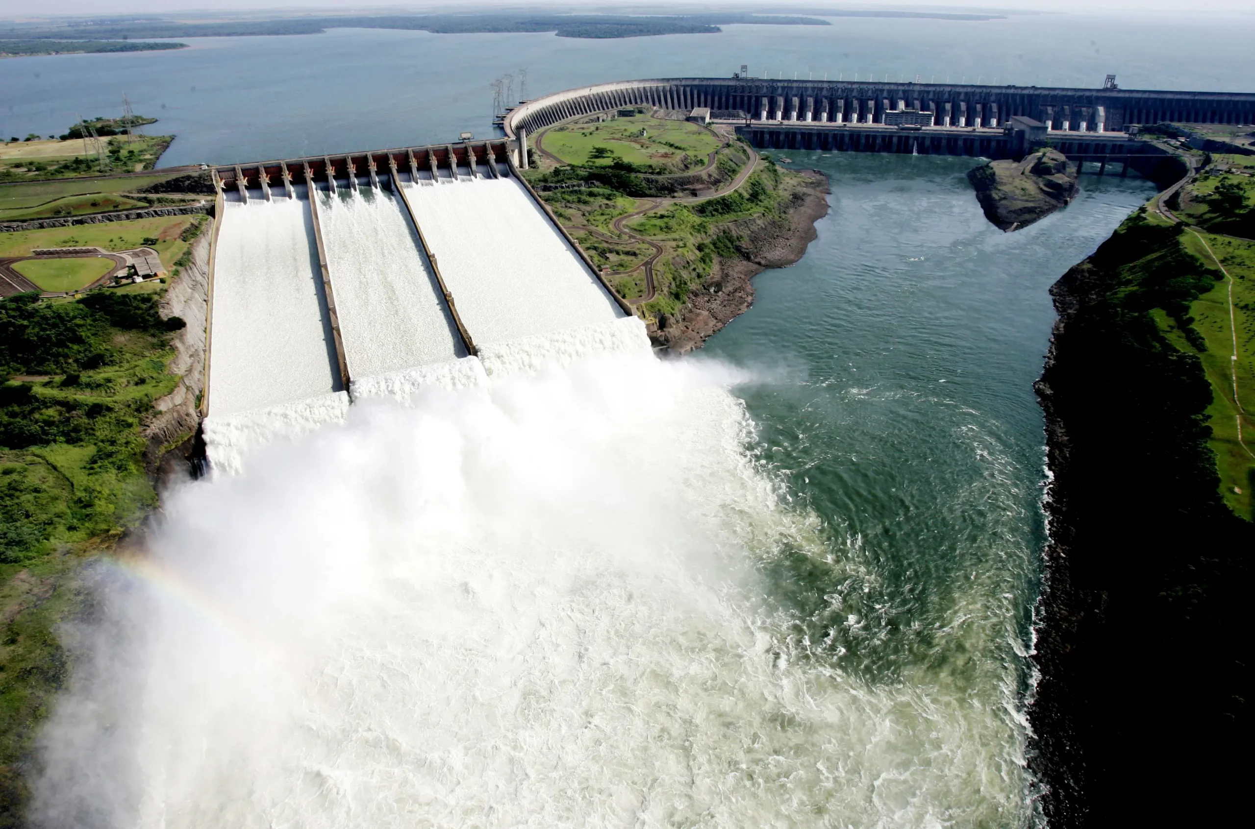 Brasileiros pagaram R$ 18 bilhões a mais por energia de Itaipu