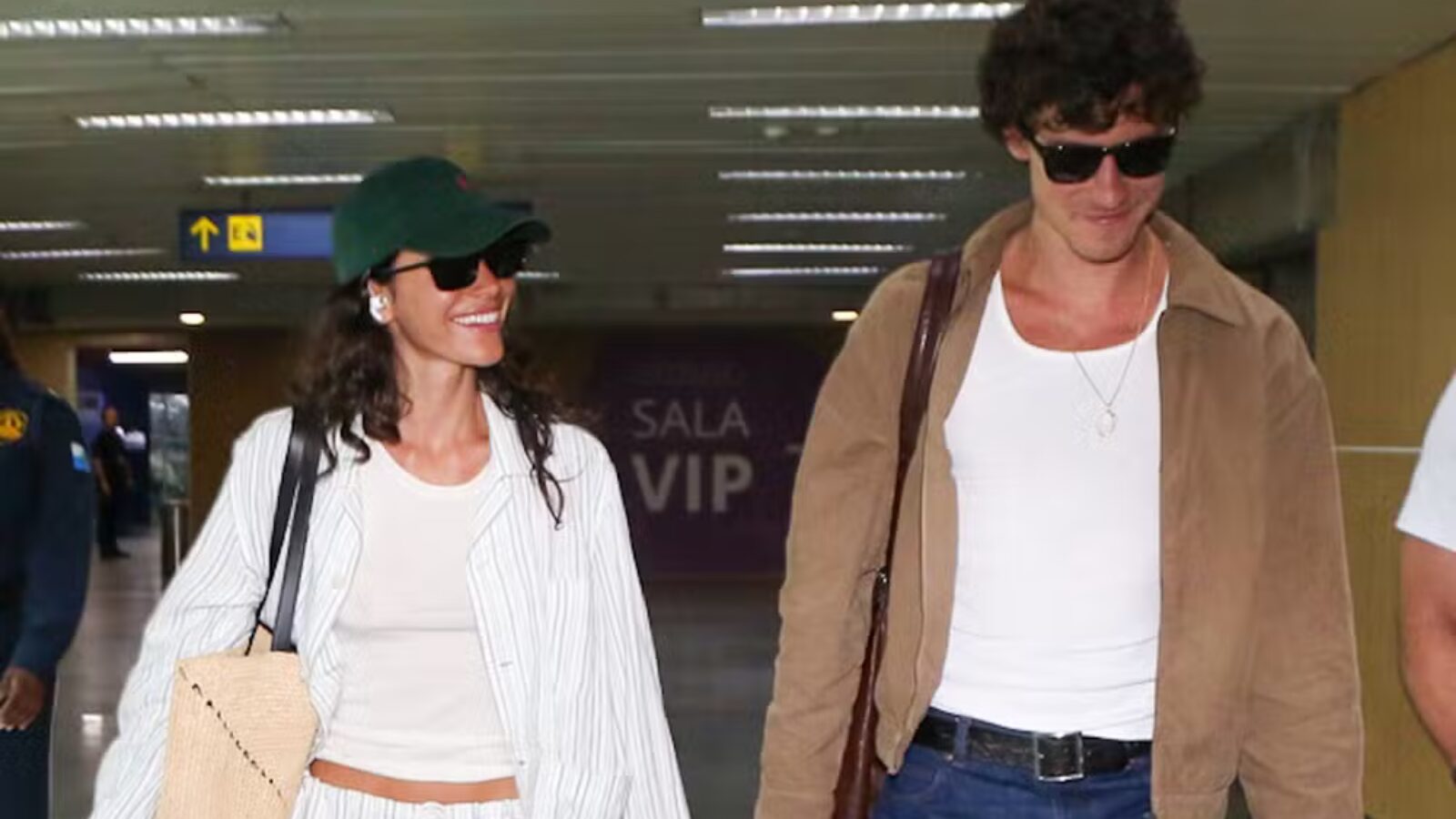 Bruna Marquezine e Shawn Mendes: romance em loja de luxo em LA