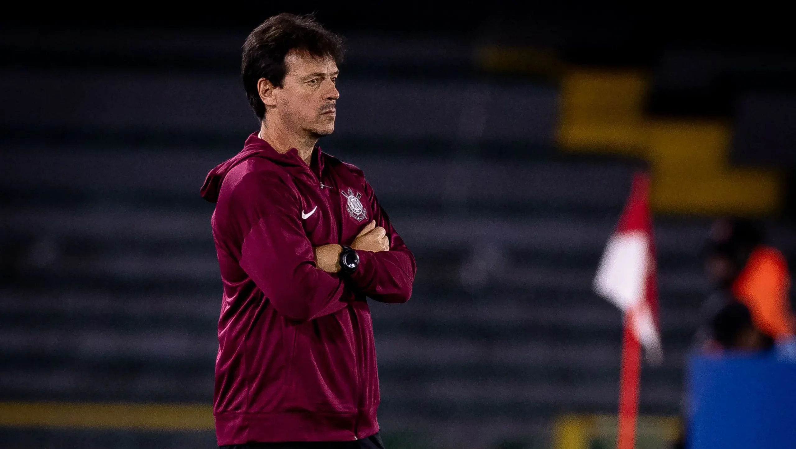 Diniz diz que gramado sintético influenciou em derrota do Corinthians