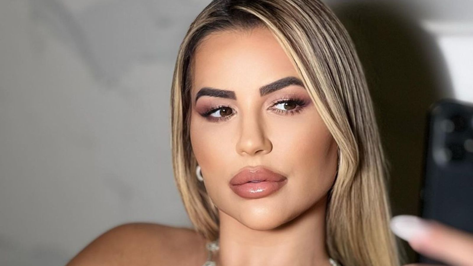 Gucci, cartão black e meu menino: a ascensão de Deolane Bezerra