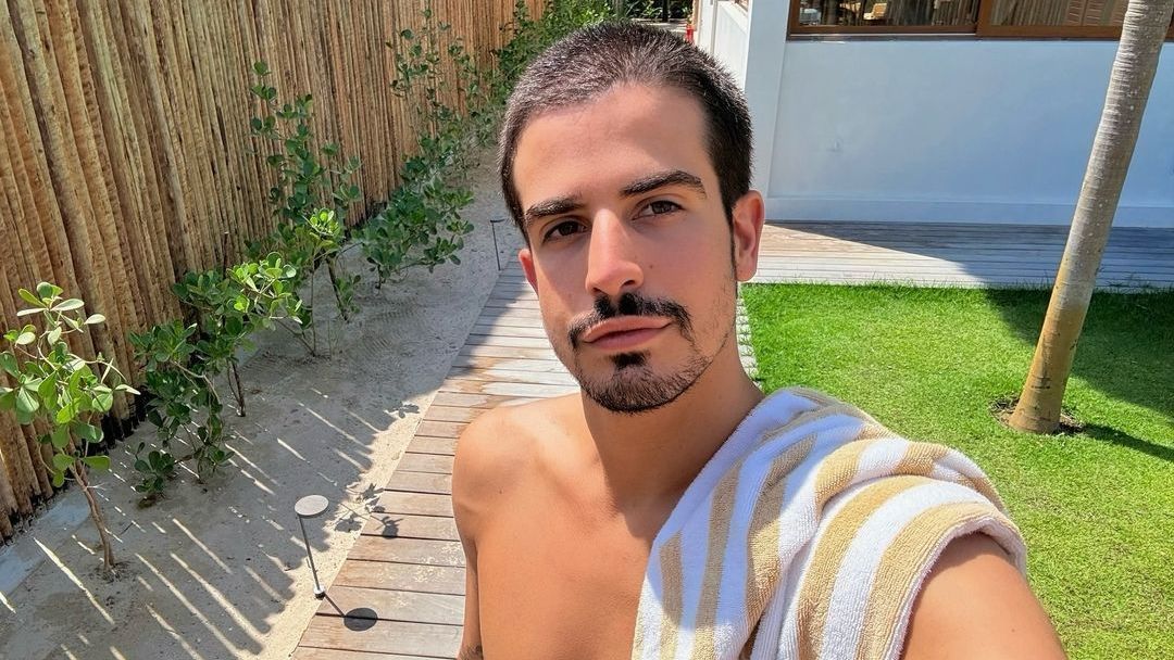 Enzo Celulari é flagrado em clima de romance com novo amor