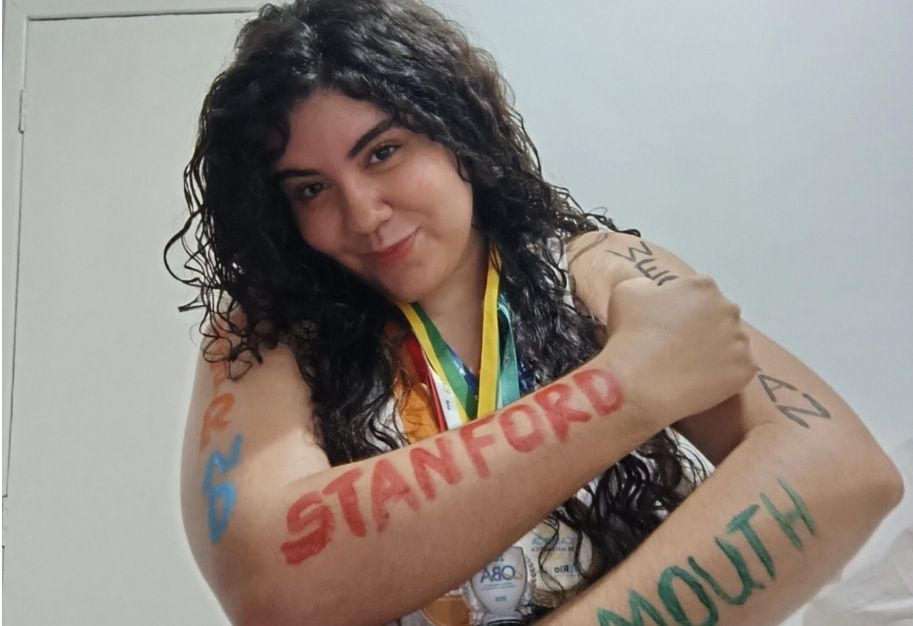 Jovem de comunidade do RJ é aprovada em Stanford e mais 4 universidades