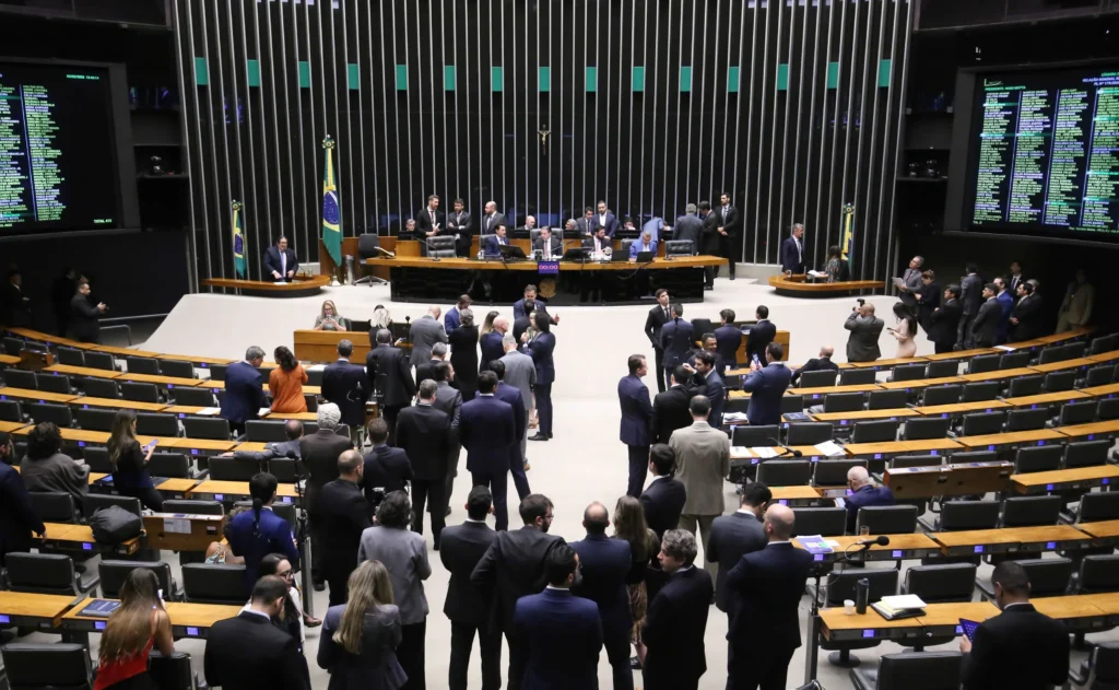 Antes dos EUA, oposição propôs equiparar facções a terrorismo