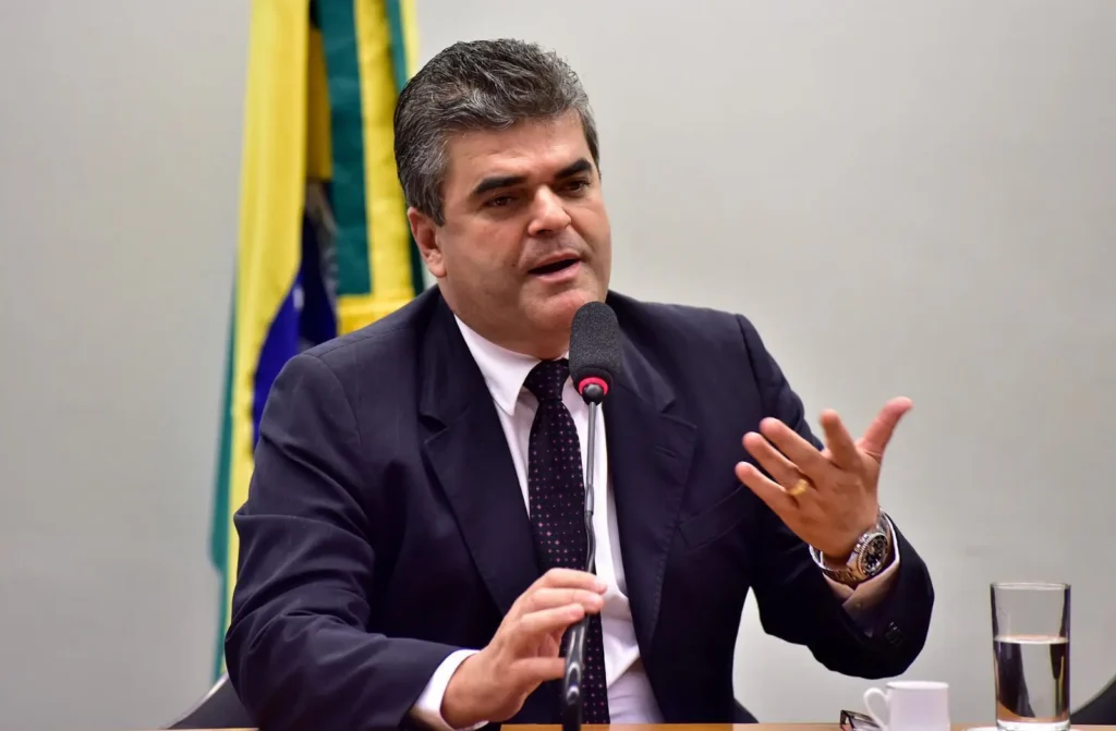Ex-prefeito Washington Reis nega vínculo com empresas da PF