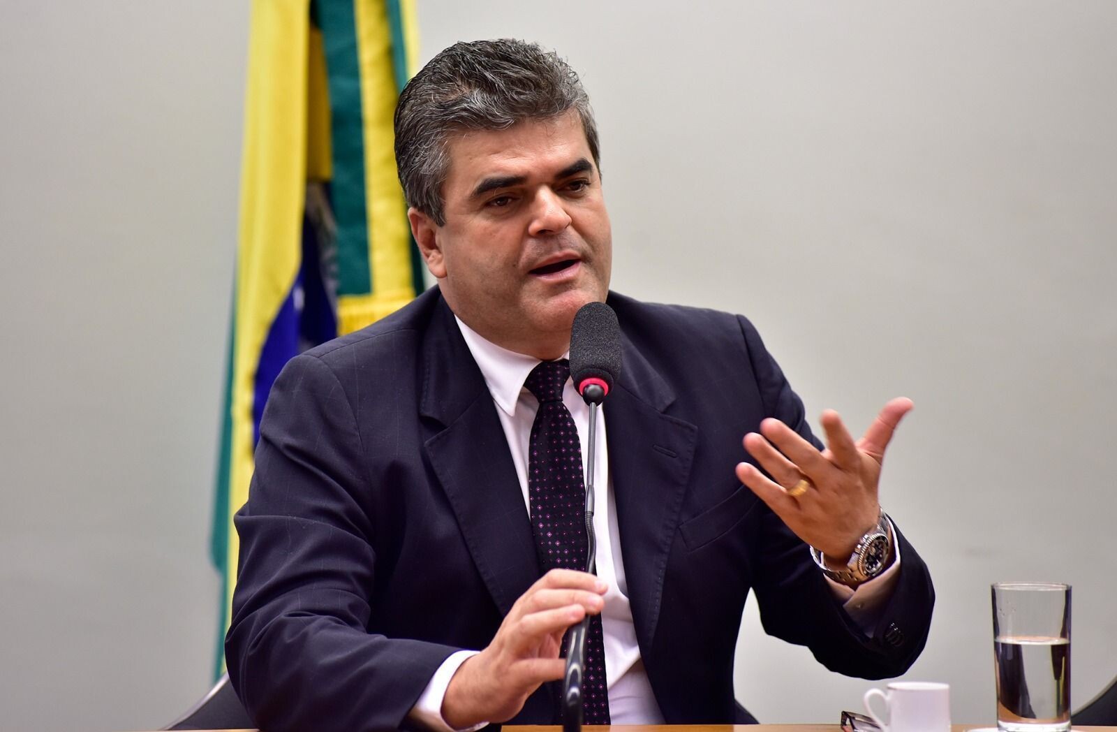 Ex-prefeito Washington Reis nega vínculo com empresas da PF