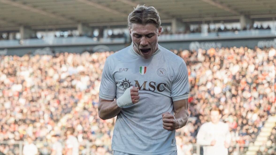 Napoli compra Hojlund em definitivo após temporada vitoriosa