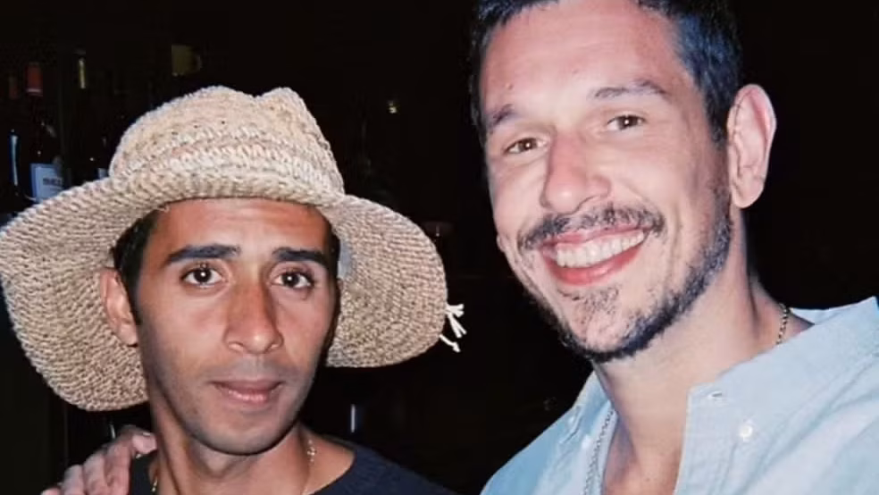 Mosquito revela que recebeu ajuda de João Vicente para atuar como Zeca Pagodinho