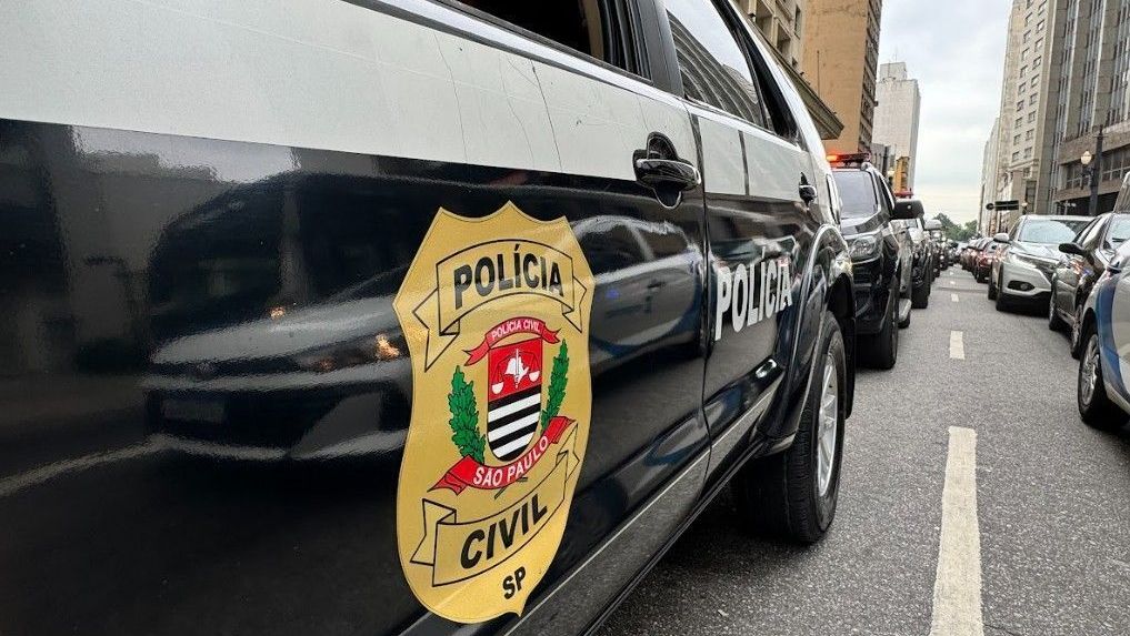 Mulher é presa por encomendar morte de marido policial civil em SP