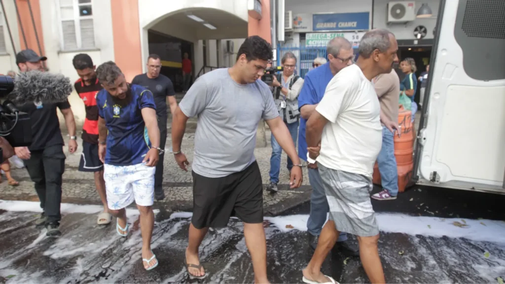 Terceiro envolvido em linchamento de ciclista se entrega à polícia