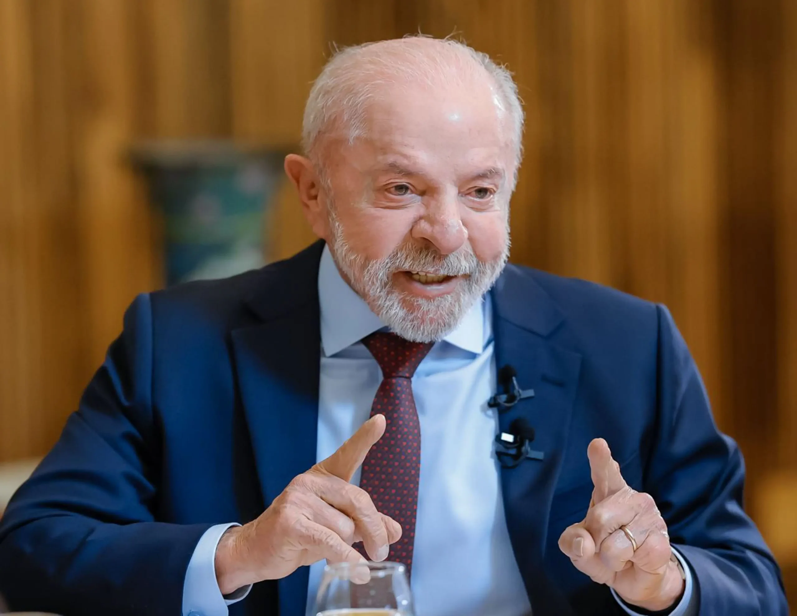 Amigo do presidente é o povo e não o Vorcaro, afirma Lula
