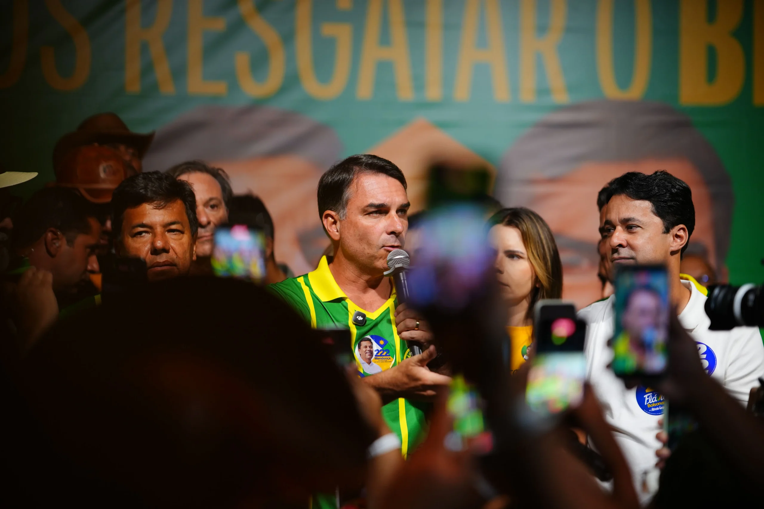 Flávio diz que Lula está “afundando o Brasil” e pede mudança.
