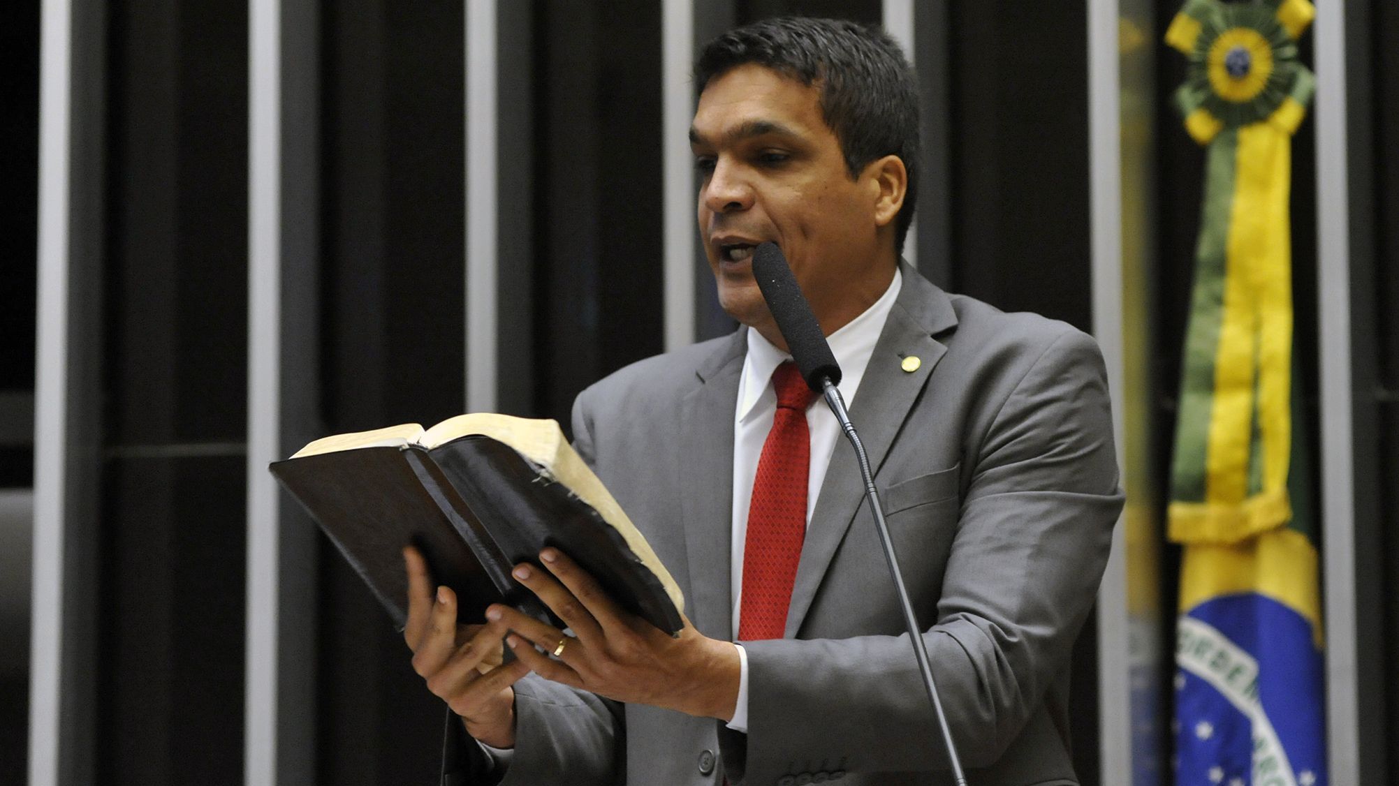 Cabo Daciolo, candidato ao governo do Amazonas, se destaca