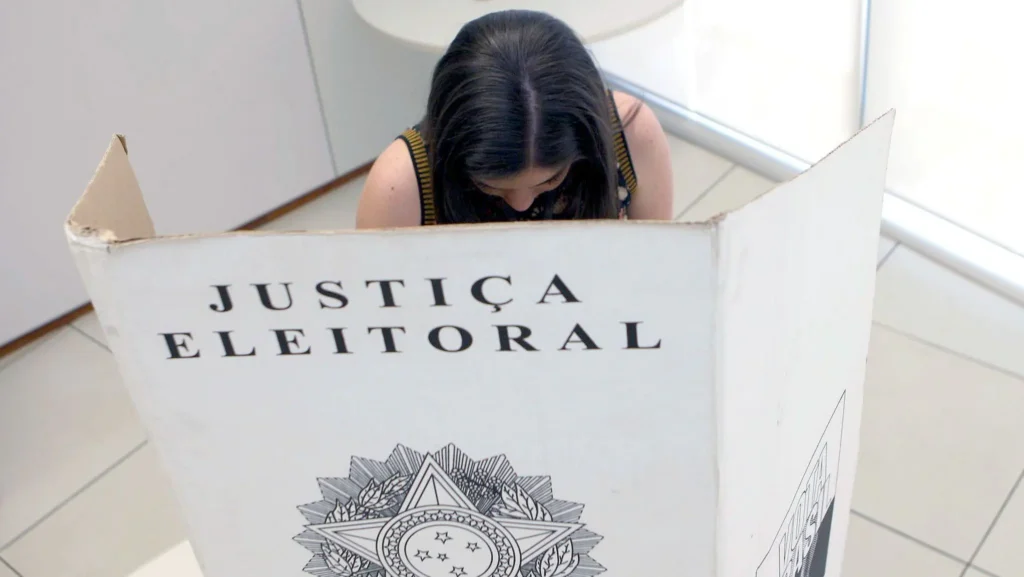 PL, PP e Republicanos governarão 64% dos brasileiros em estados