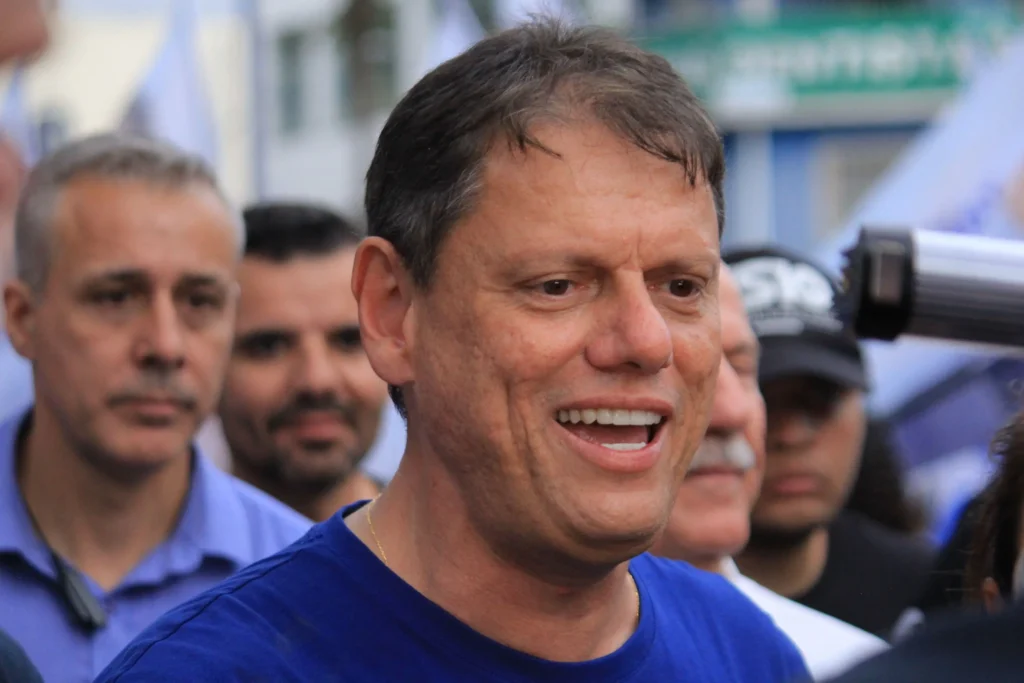 Times de futebol dos governadores eleitos em 2026: descubra!