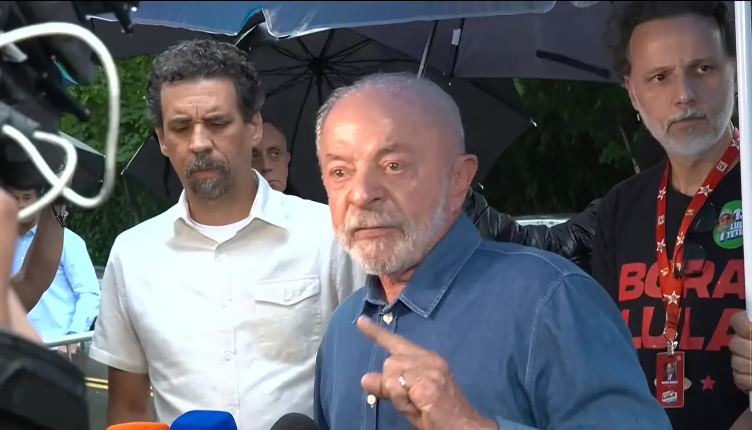 Lula pede prorrogação da votação para proteger eleitores brasileiros