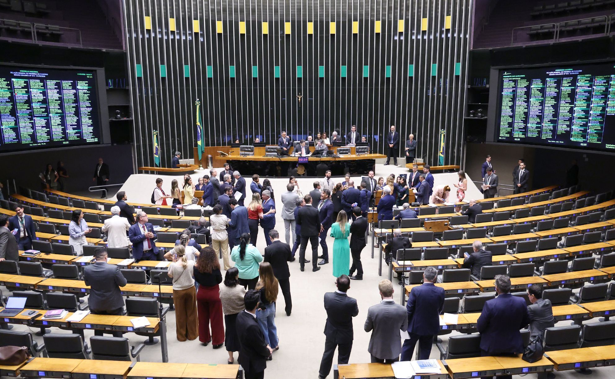 Corrida à Câmara tem a menor média de partidos em 8 anos