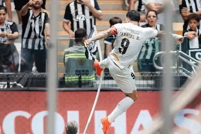 Gabigol provoca Atlético-MG: a história do primeiro campeão na Arena MRV
