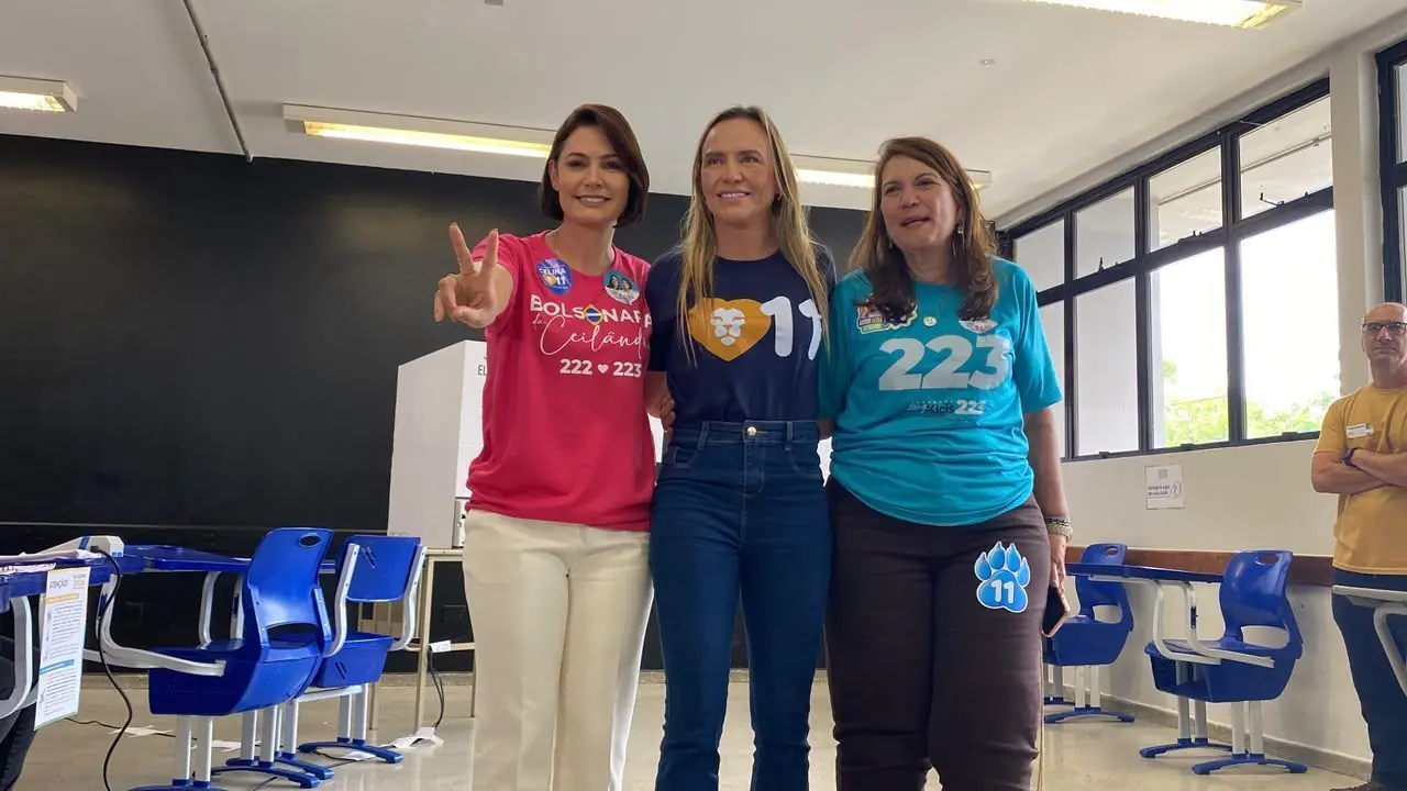 Michelle diz que Bolsonaro está ansioso, mas confiante na vitória