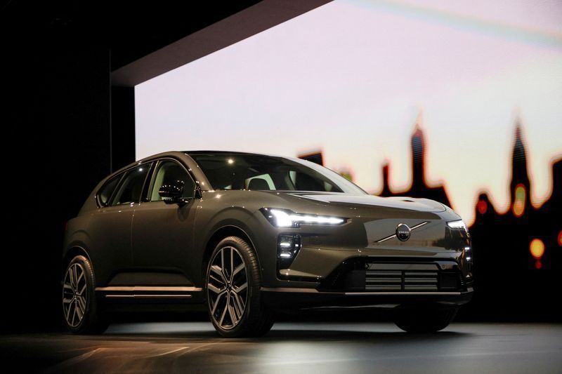Ações da Volvo Cars despencam após prejuízo e cortes de empregos