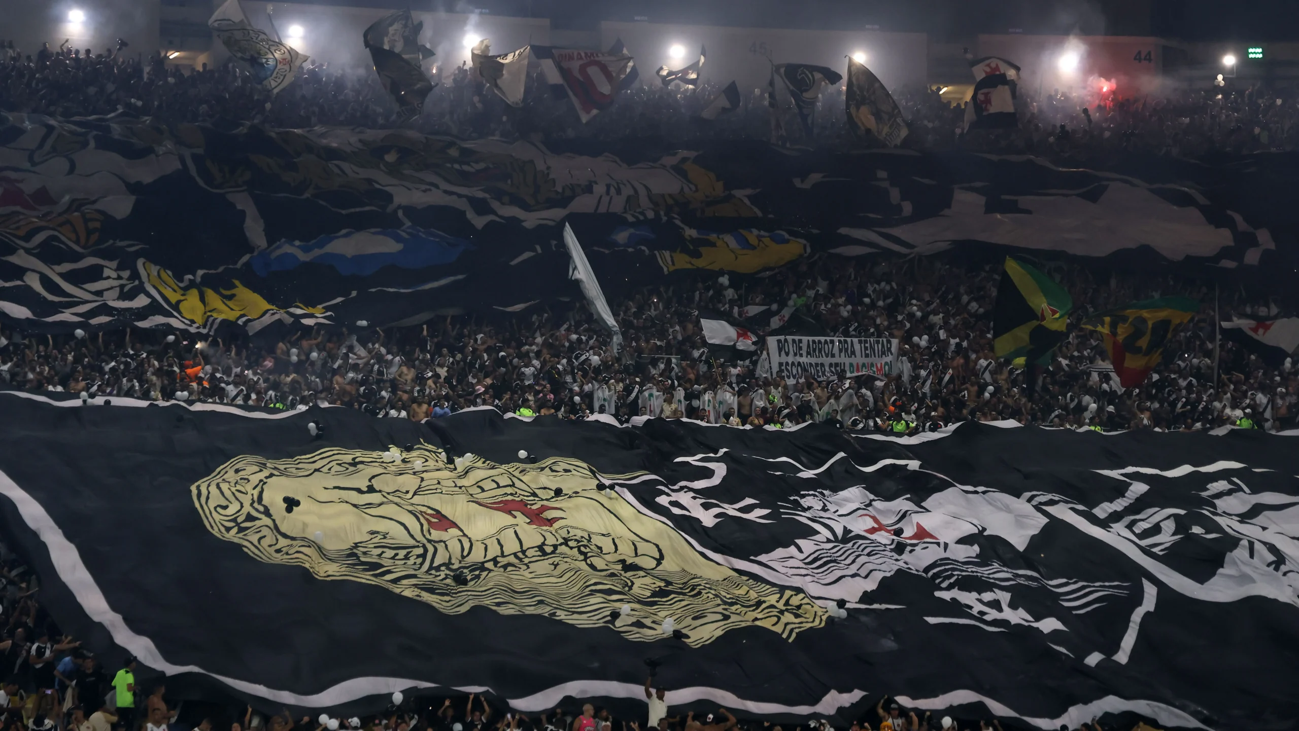 Vasco entra com nova ação e confirma jogo no Maracanã