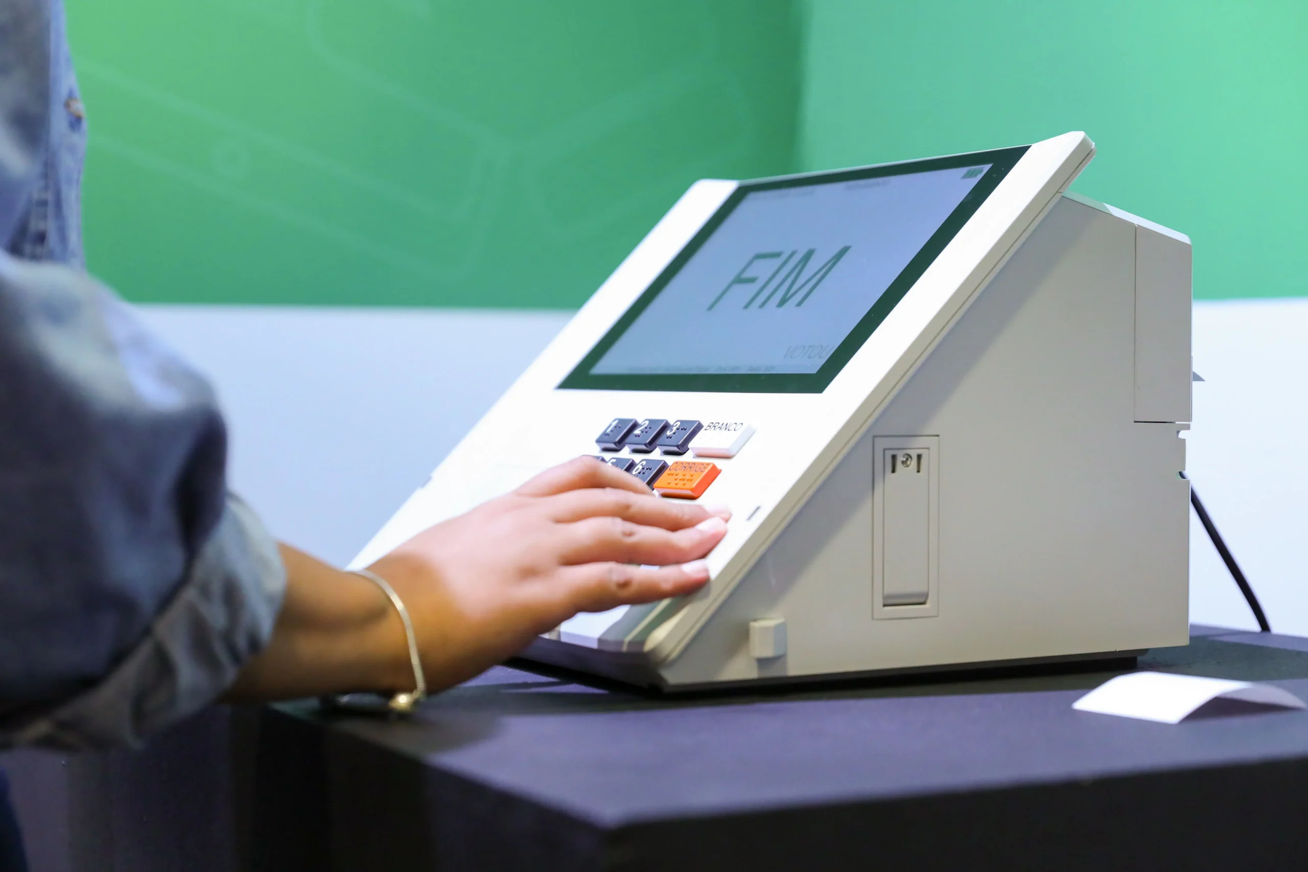 Acompanhe ao vivo a apuração do 2º turno das eleições 2026